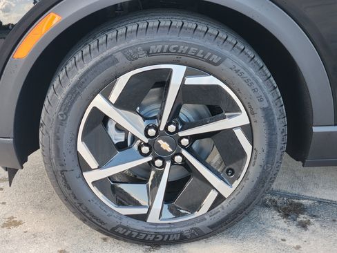 New 2026 Chevrolet Equinox EV LT image 8