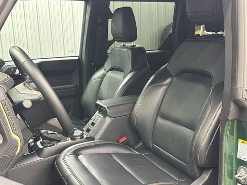 Used 2025 Ford Bronco Badlands image 31