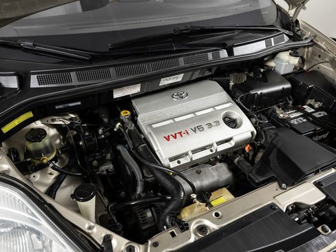 Used 2004 Toyota Sienna XLE Limited image 41