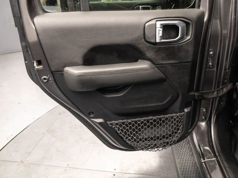 Used 2021 Jeep Wrangler Unlimited Sahara image 33