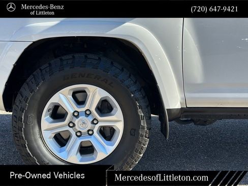 Used 2020 Toyota 4Runner 4WD image 10