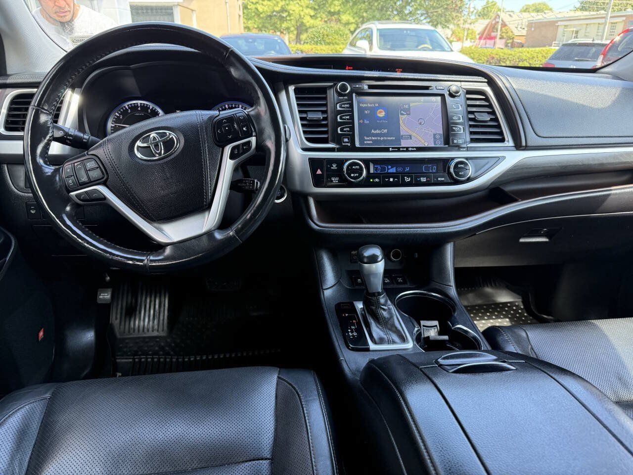 Used 2017 Toyota Highlander Limited Platinum AWD/4WD image 12