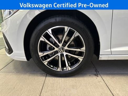 Certified 2025 Volkswagen Jetta Sport image 31