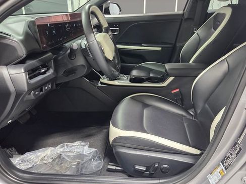 Used 2025 Kia K4 GT-Line w/ GT-Line Premium Package FWD image 5