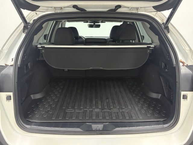 Used 2025 Subaru Outback Onyx Edition AWD/4WD image 8