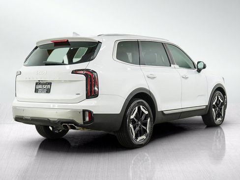 Used 2023 Kia Telluride EX w/ EX Captain's Chair Package AWD/4WD image 6