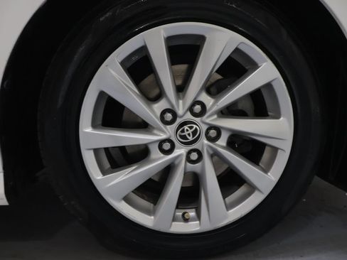 Used 2021 Toyota Camry LE FWD image 33