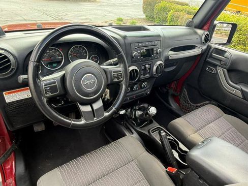 Used 2012 Jeep Wrangler Unlimited Sport AWD/4WD image 10