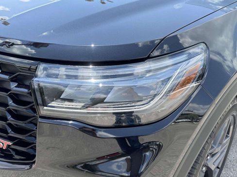 Used 2026 Ford Explorer ST w/ Sun And Sound Package AWD/4WD image 12