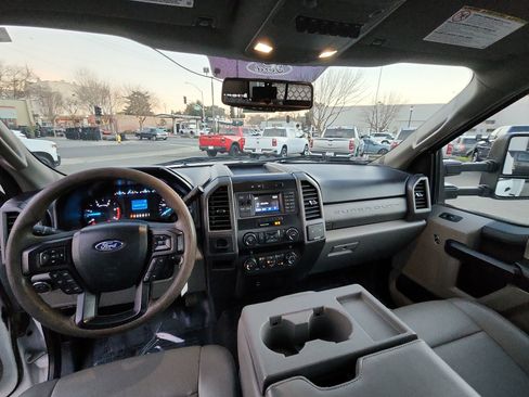 Used 2019 Ford F550 2D Standard Cab XL DRW image 23