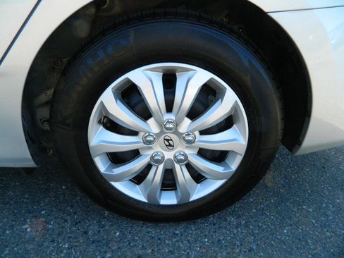 Used 2014 Hyundai Accent GLS image 22