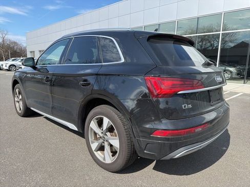 Used 2024 Audi Q5 2.0T Premium w/ Convenience Package image 3