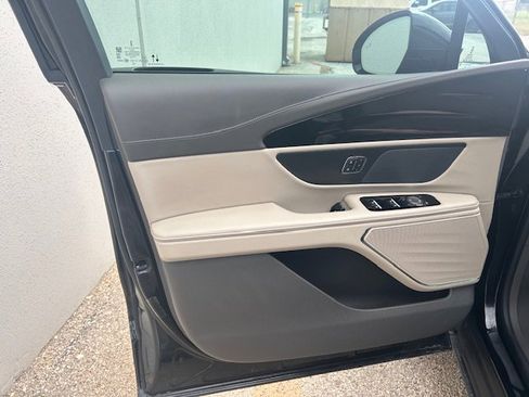 Used 2024 Lincoln Nautilus Reserve AWD/4WD image 20