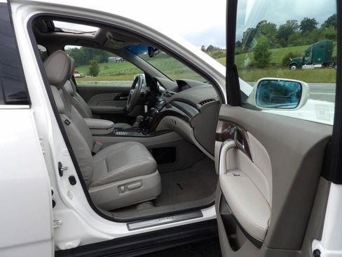 Used 2011 Acura MDX w/ Technology Package AWD/4WD image 19