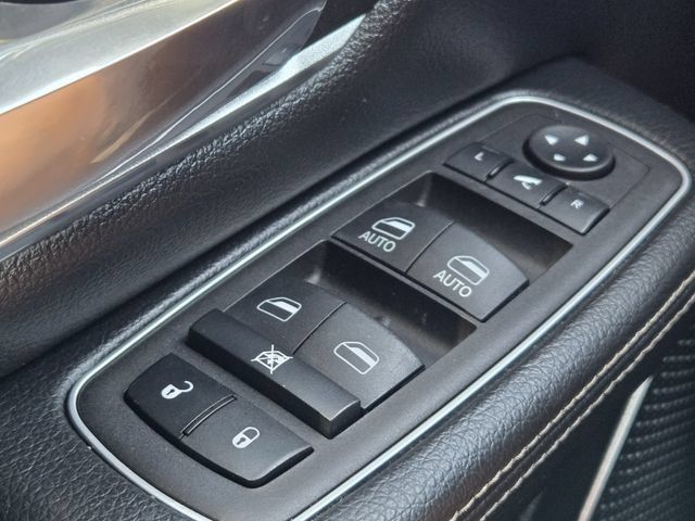 Used 2023 RAM 1500 Laramie AWD/4WD image 32