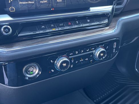 Used 2024 GMC Sierra 1500 Elevation image 15