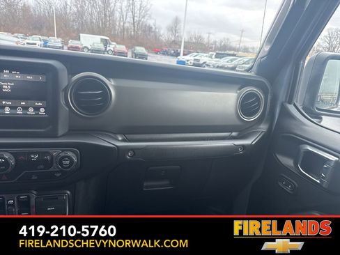 Used 2022 Jeep Gladiator Sport image 27