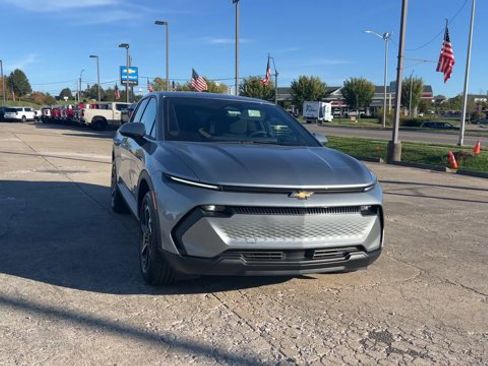 New 2026 Chevrolet Equinox EV LT image 3