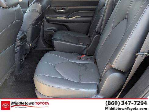 Certified 2024 Toyota Grand Highlander AWD image 34
