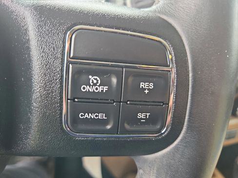 Used 2017 Jeep Wrangler Unlimited Sahara w/ Connectivity Group image 12