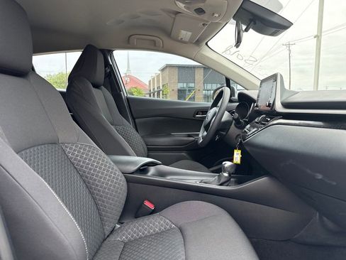Used 2021 Toyota C-HR LE FWD image 8