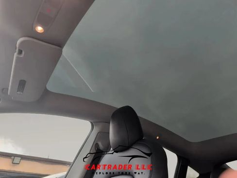Used 2022 Tesla Model Y Long Range AWD/4WD image 13