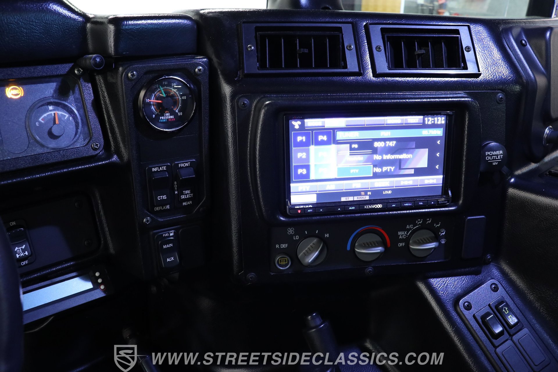 Used 2003 HUMMER H1 2-Door Hard Top AWD/4WD image 17