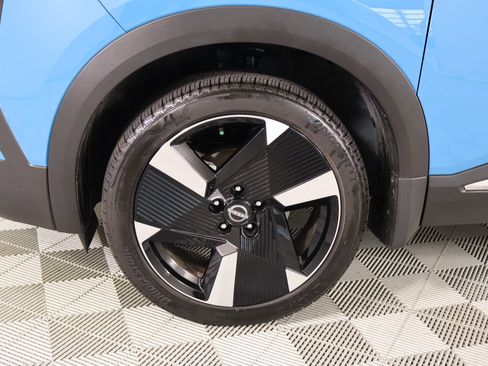 Used 2025 Nissan Kicks SR FWD image 16