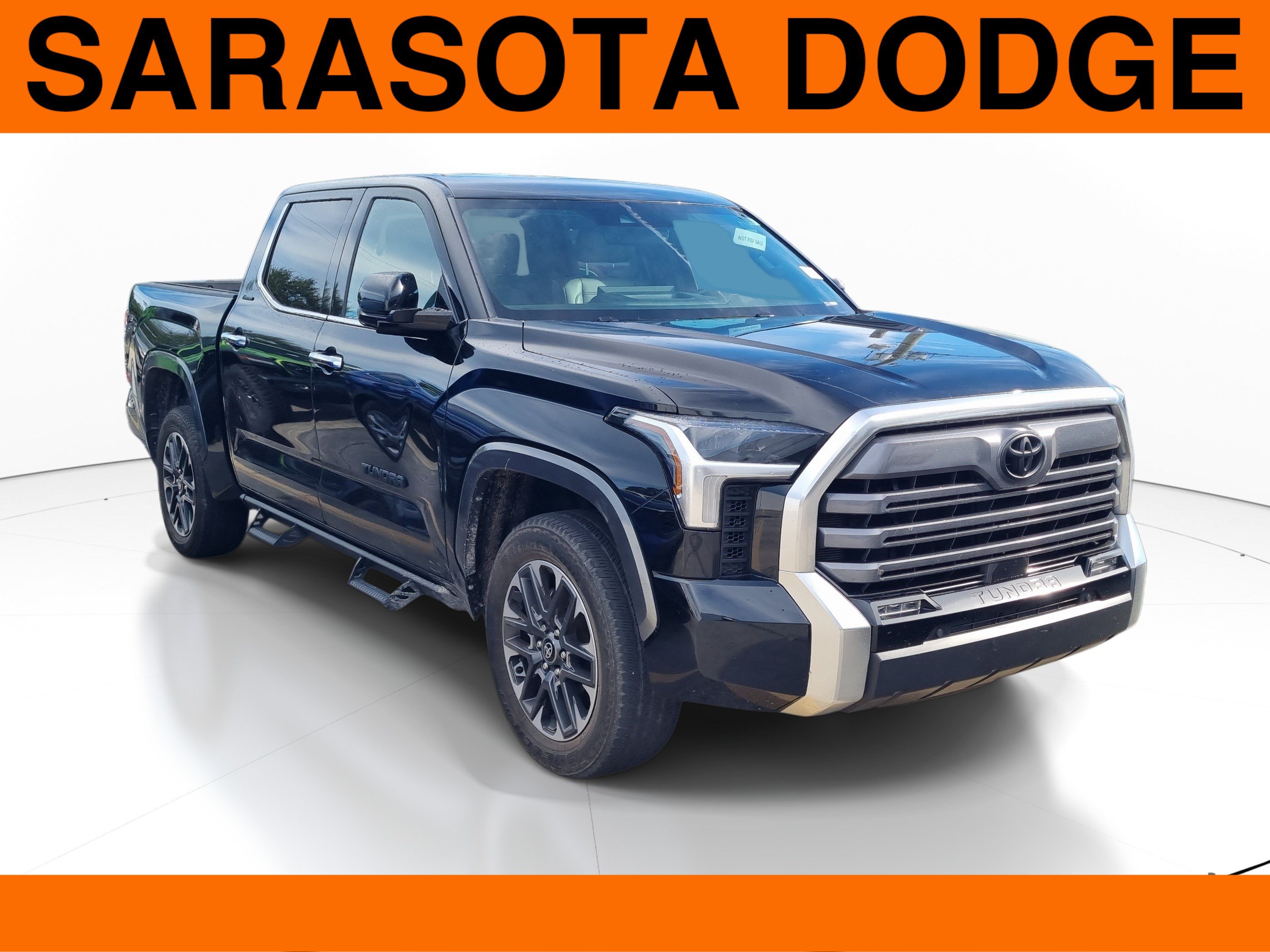 Used 2025 Toyota Tundra Limited AWD/4WD image 1