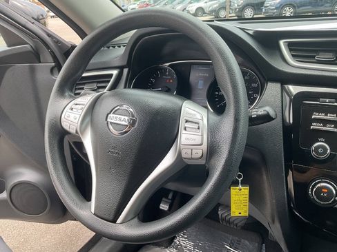 Used 2015 Nissan Rogue S AWD/4WD image 18