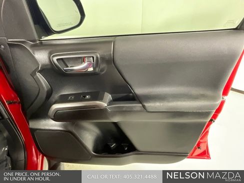 Used 2022 Toyota Tacoma TRD Sport w/ Technology Package image 21