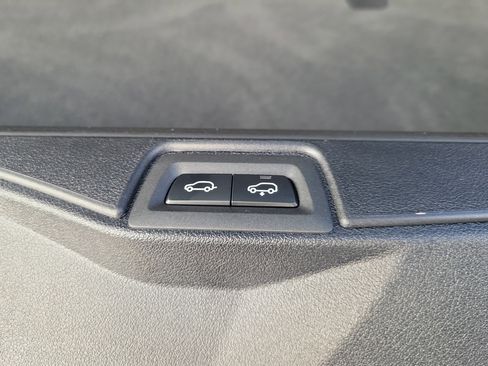 Used 2023 BMW X7 xDrive40i w/ M Sport Package AWD/4WD image 19
