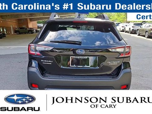 Used 2025 Subaru Outback Premium w/ Popular Package #1A image 9