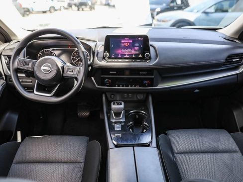 Used 2024 Nissan Rogue SV FWD image 7