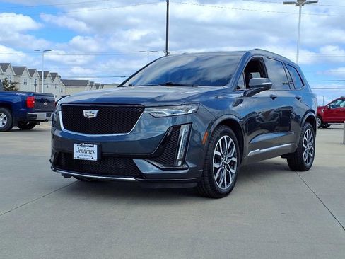 Used 2021 Cadillac XT6 Sport image 3
