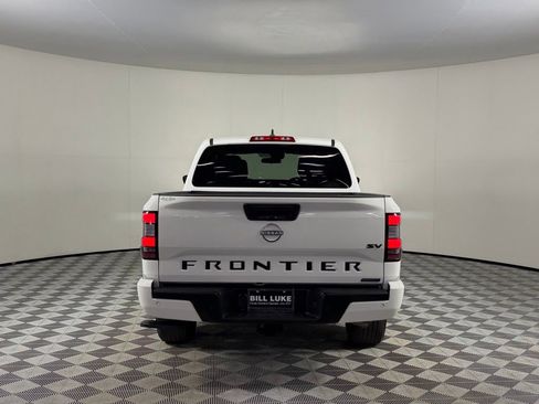 Used 2023 Nissan Frontier SV w/ Midnight Edition Package image 9