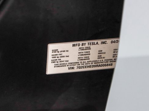 Used 2024 Tesla Cybertruck AWD Crew Cab image 28