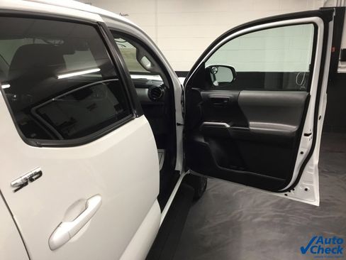 Used 2021 Toyota Tacoma SR5 image 39