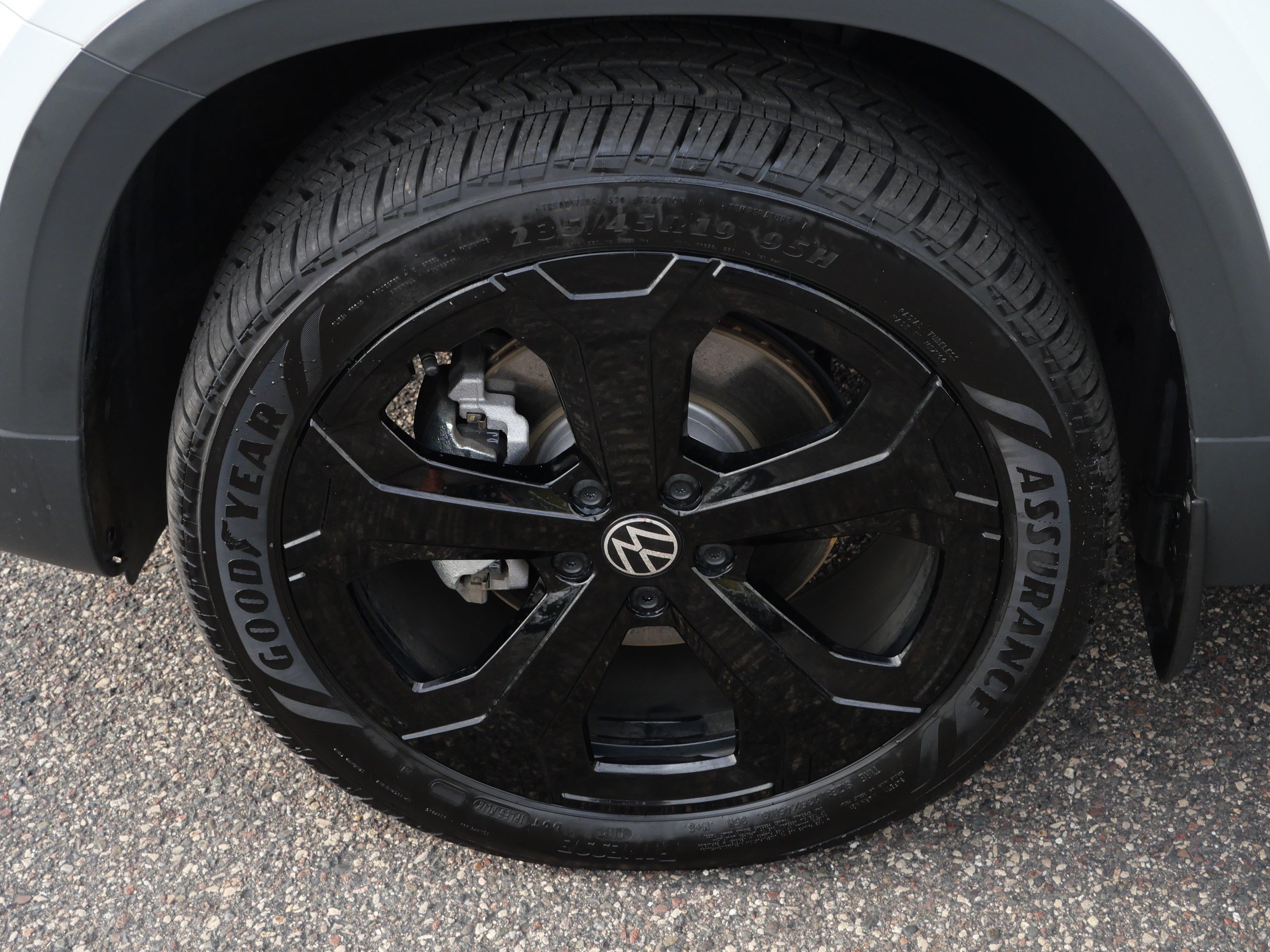 Certified 2025 Volkswagen Taos SE AWD/4WD image 15