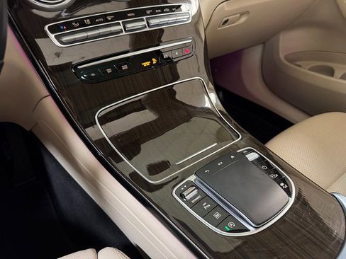 Used 2022 Mercedes-Benz GLC 300 GLC 300 w/ Premium Package Lite image 16