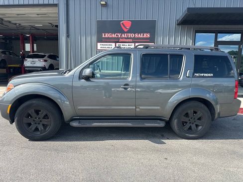 Used 2006 Nissan Pathfinder LE w/ (U01) LE Navigation Pkg AWD/4WD image 2