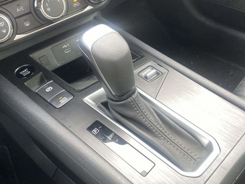 Used 2025 Nissan Kicks SV image 30