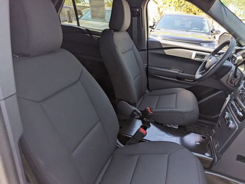 New 2025 Ford Explorer Base image 12