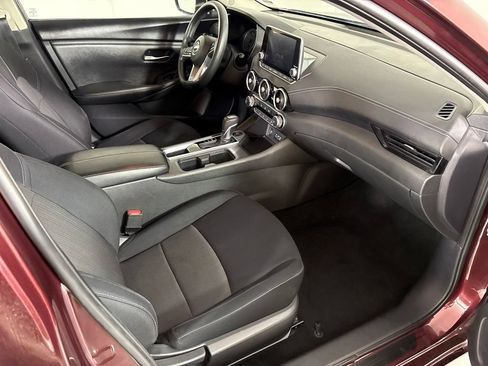 Used 2024 Nissan Sentra SV FWD image 16