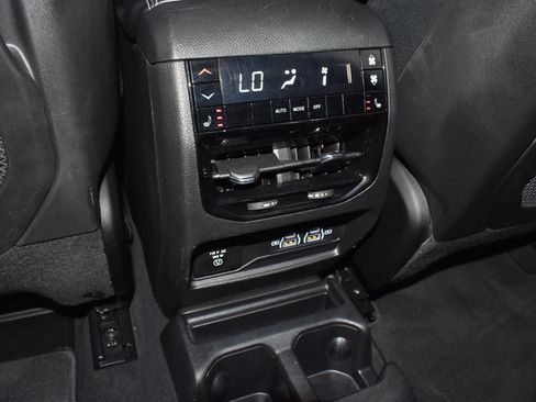 Used 2024 Jeep Grand Cherokee L Limited w/ Luxury Tech Group II AWD/4WD image 20