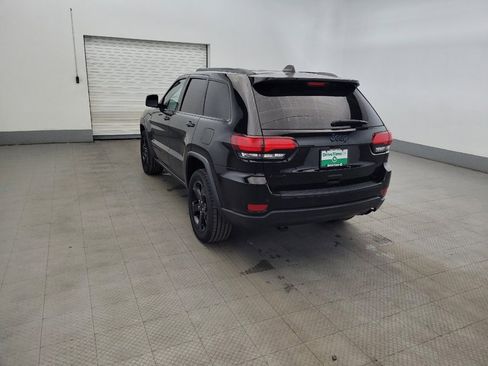 Used 2019 Jeep Grand Cherokee Laredo AWD/4WD image 5