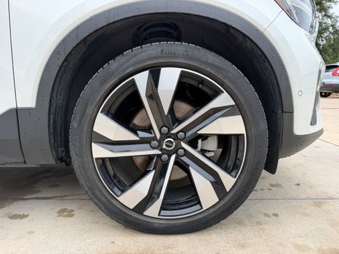 Certified 2024 Volvo XC40 B5 Ultimate w/ Protection Package Premier AWD/4WD image 9
