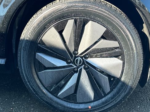 Certified 2024 Nissan Ariya FWD image 6