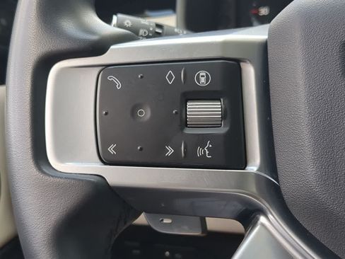 Certified 2025 Land Rover Discovery S AWD/4WD image 26