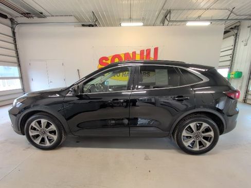 Certified 2023 Ford Escape Platinum image 2